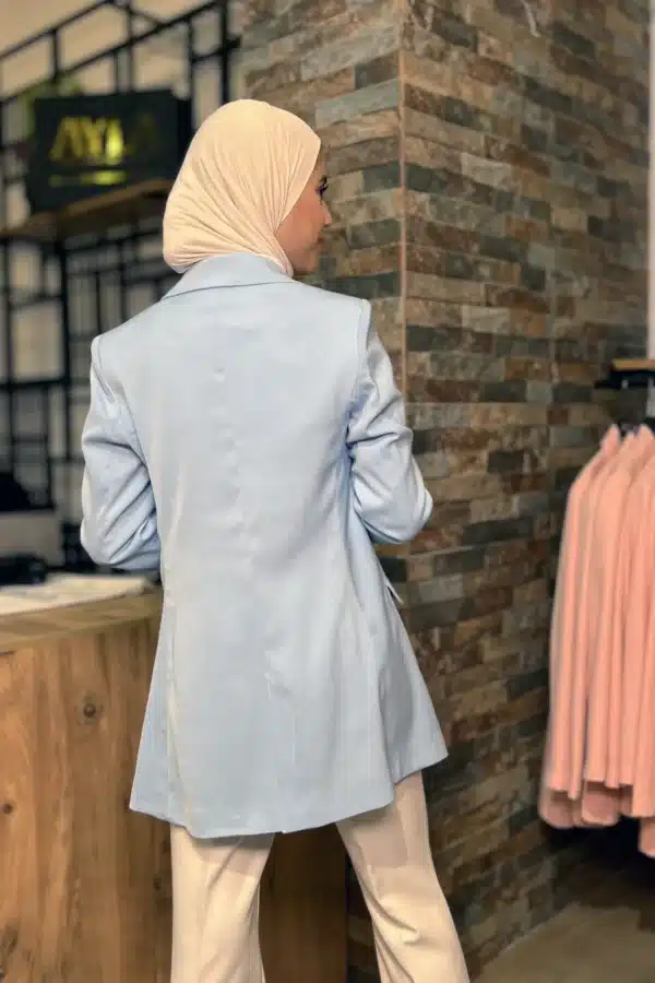 Veste Blazer cintrée croisée aux boutons dorés