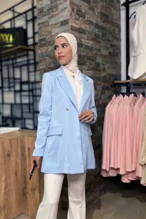 Veste Blazer cintrée croisée aux boutons dorés